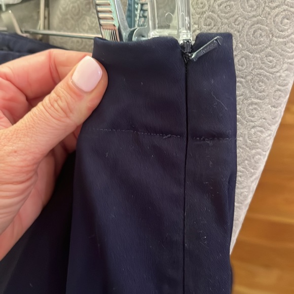 Talbots navy heritage size zip pants. Size 8 - Picture 7 of 7